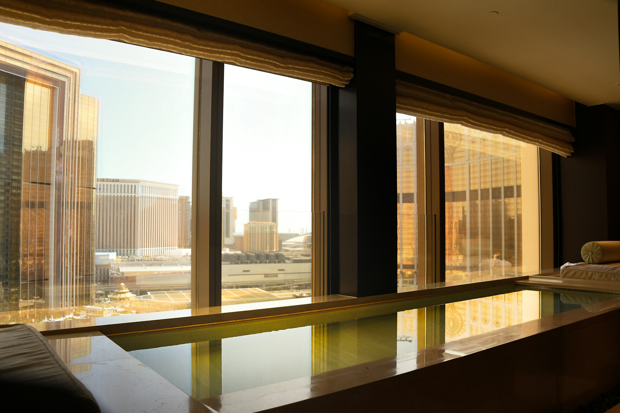 Photo: Dynamic Hong Kong / Unsplash Reflection pool inside a Banyan Tree Macau hotel suite